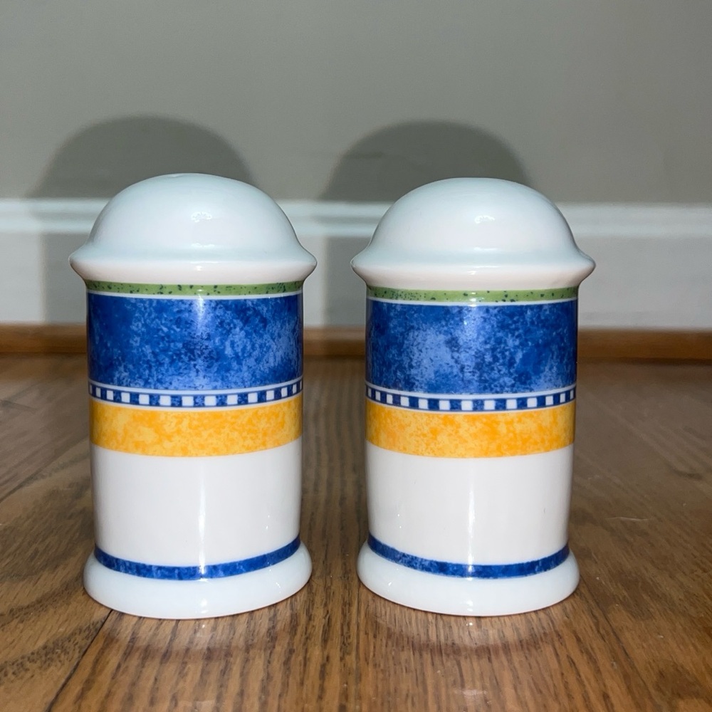 Vintage Kobenhavn by DANSK -salt and pepper shaker